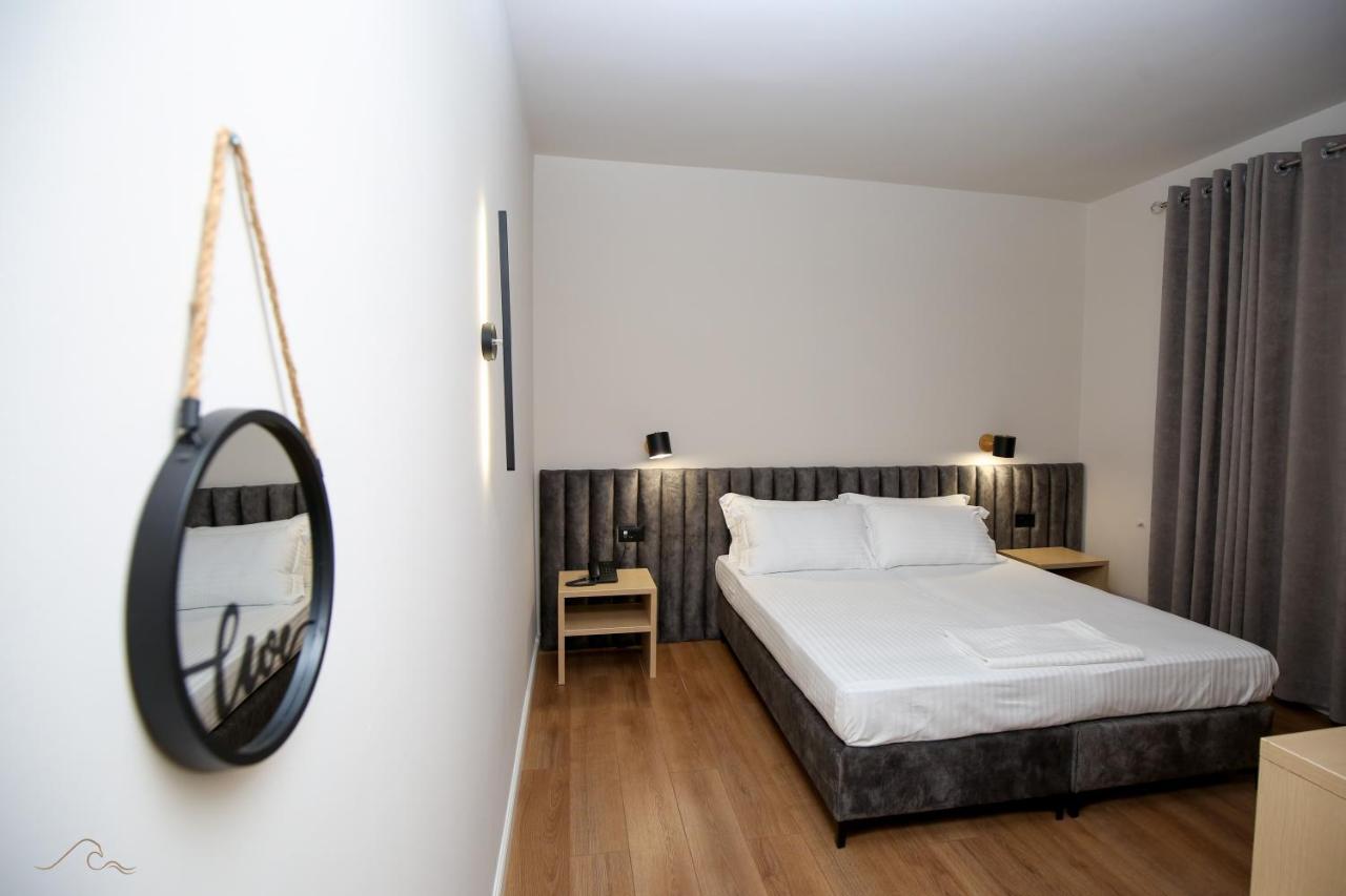 Hotel Libertas Vlorë Buitenkant foto