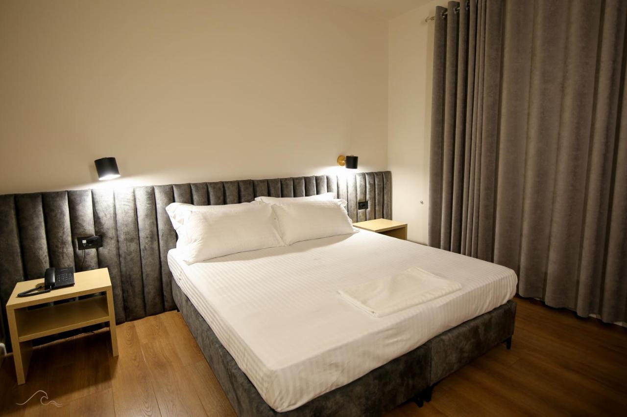 Hotel Libertas Vlorë Buitenkant foto