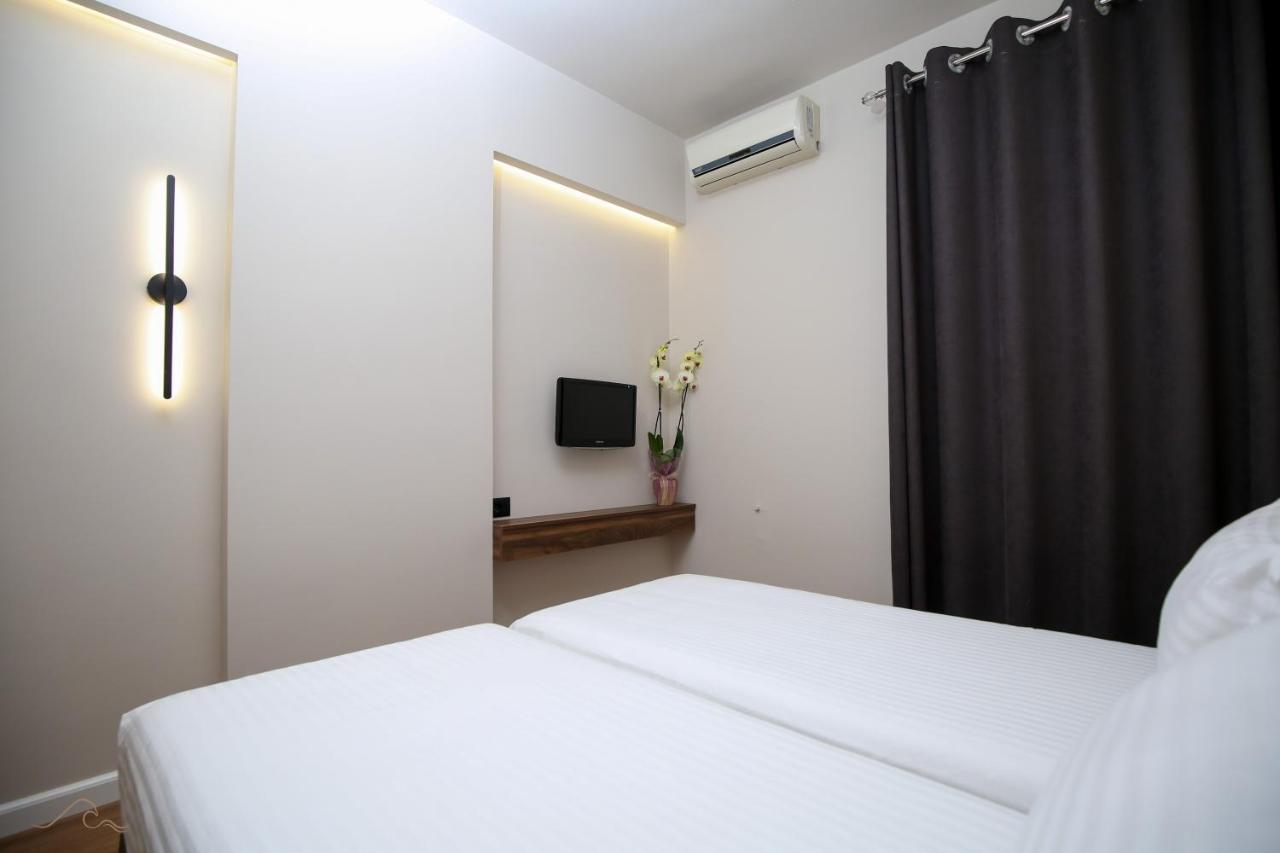 Hotel Libertas Vlorë Buitenkant foto