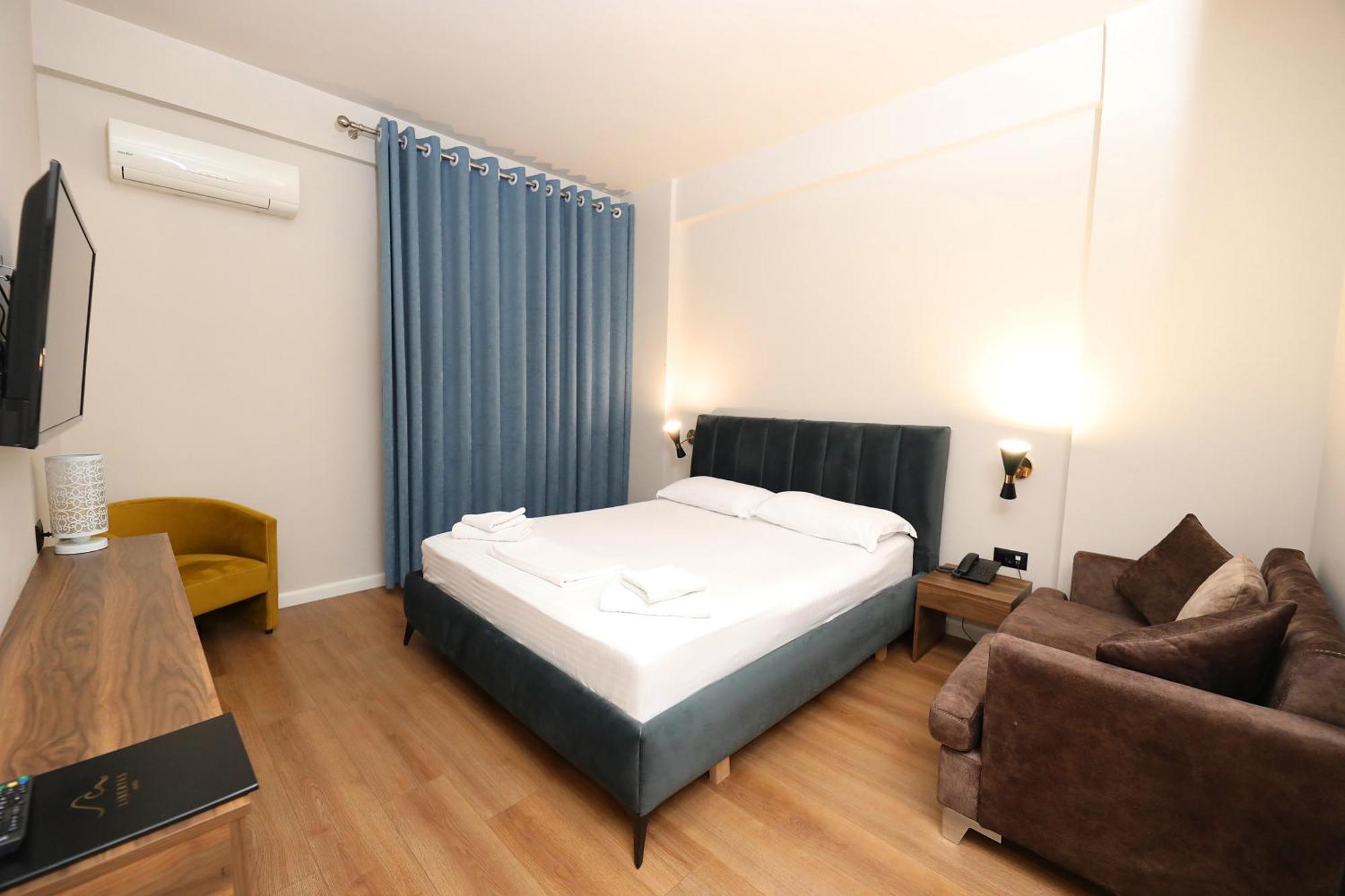 Hotel Libertas Vlorë Buitenkant foto